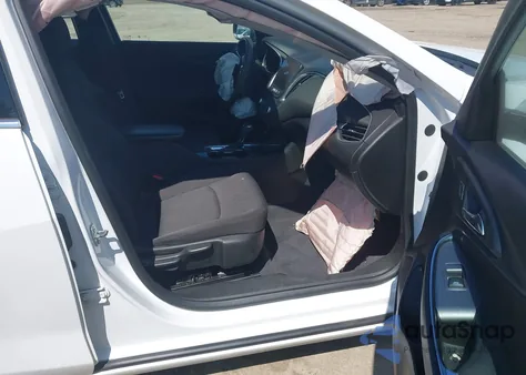 2019 Chevrolet Malibu Lt из США, поврежденный, VIN 1G1ZD5ST4KF171567